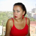 Passez un moment sans tabou avec une petite coquine